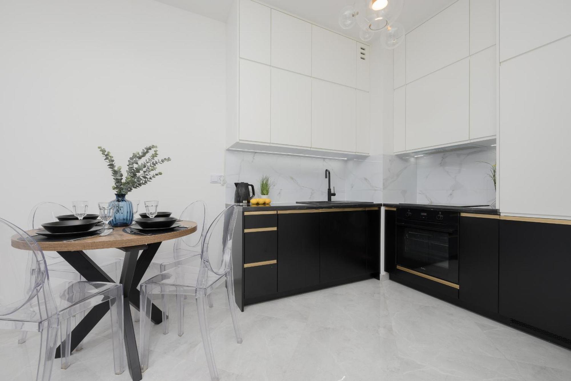 Apartment With Balcony & Parking In Warsaw By Noclegi Renters Exterior foto
